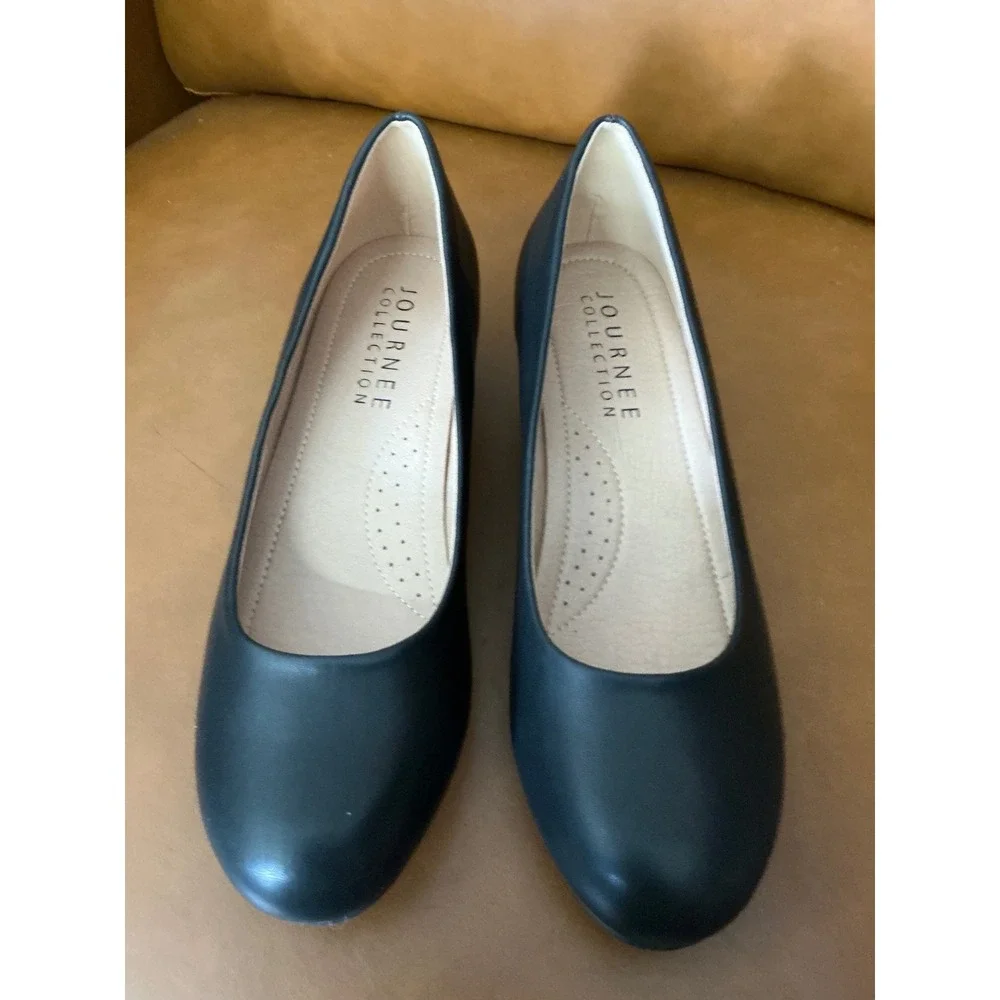 Journee Collection Saar Pump Womens 7.5 Black Low Wedge Round Toe